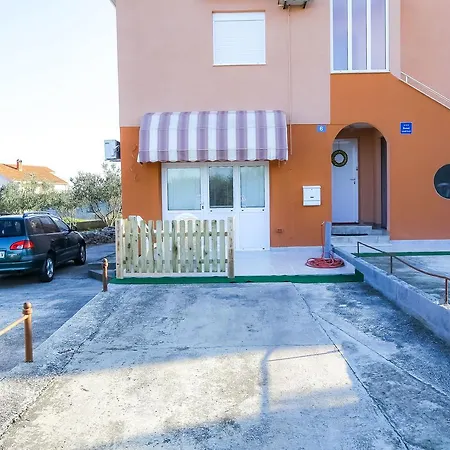 Apartman Surjan *