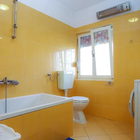 Surjan Apartman *