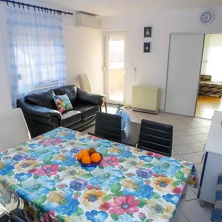 Surjan Apartman *